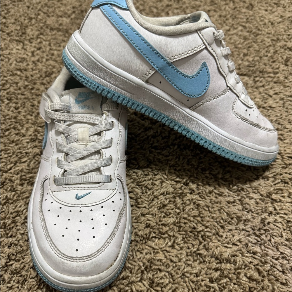 Nike Kids White and Light Blue Sneakers